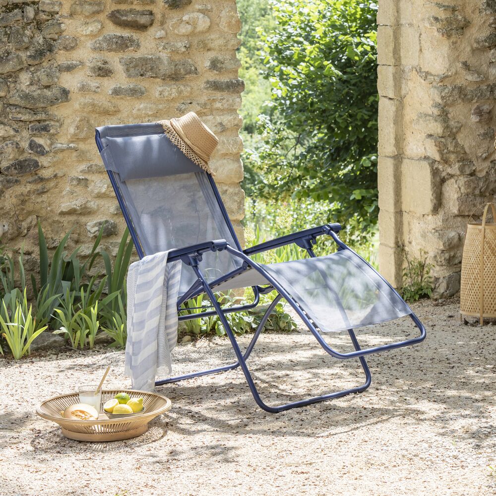 RECLINING CHAIR