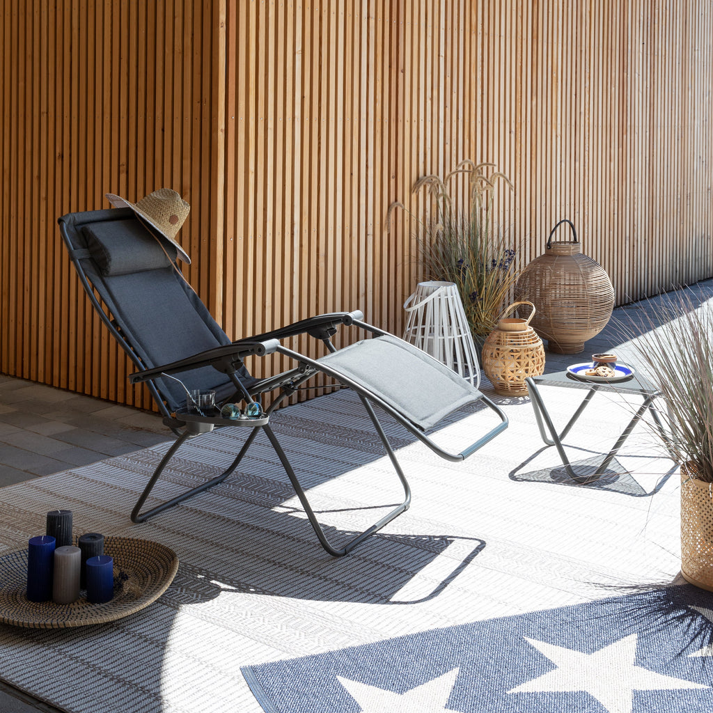 RECLINING CHAIR