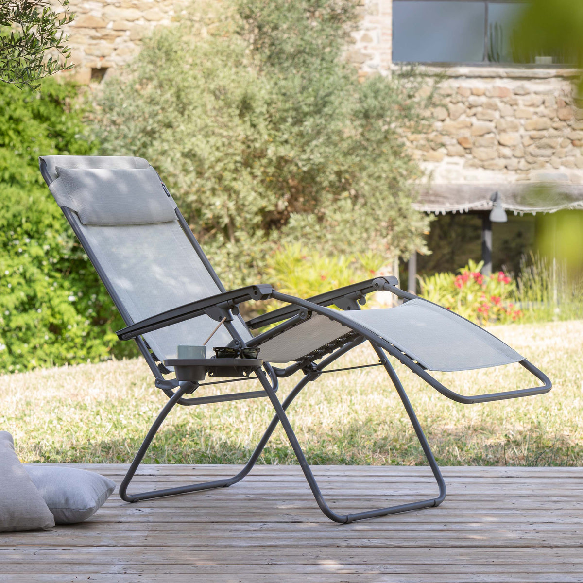 SET OF 2 RECLINING CHAIRS